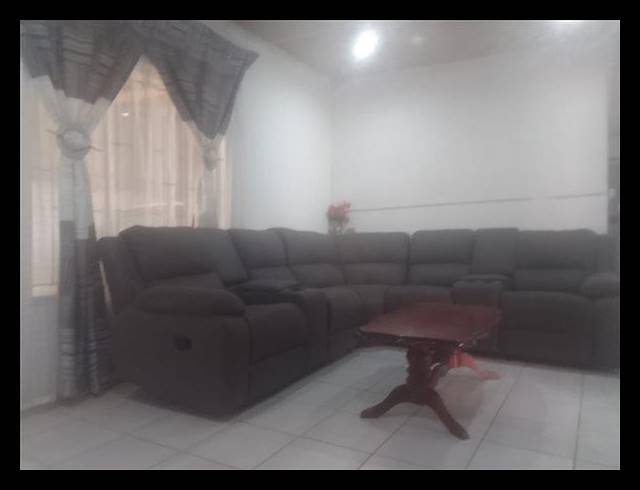 4 BEDROOM HOUSE FOR SALE IN PROTEA GLEN